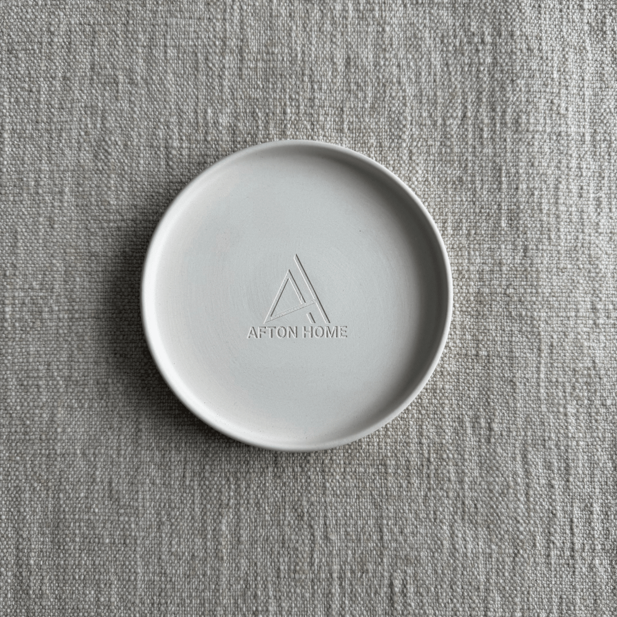 Matte ceramic Gallery Candle Plate for catching candle drips