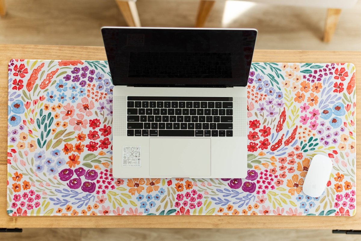 Countryside Blooms Desk Pad: Small - Pages & Parcels