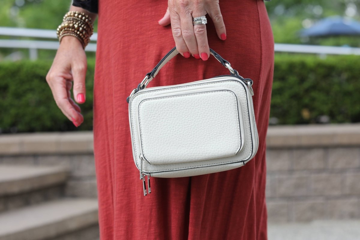 Kelsey Crossbody - Pages & Parcels