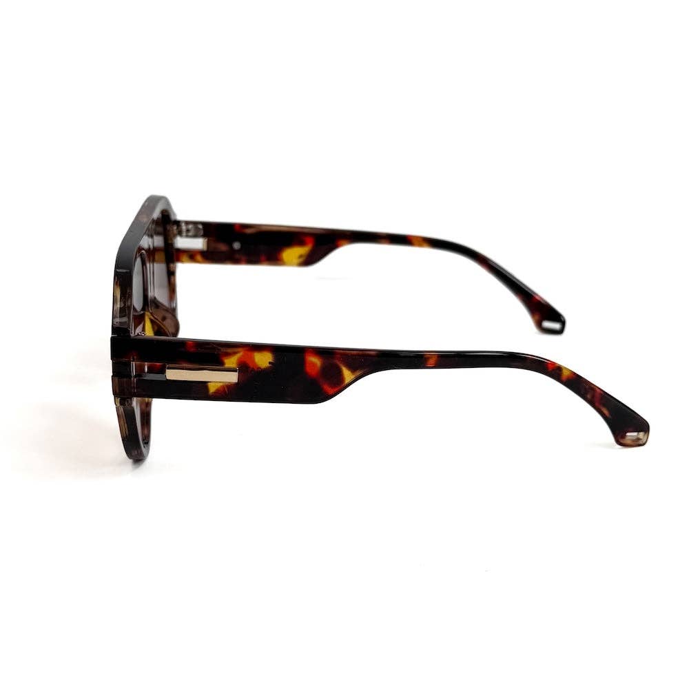 Aviator sunglasses in tortoise and black