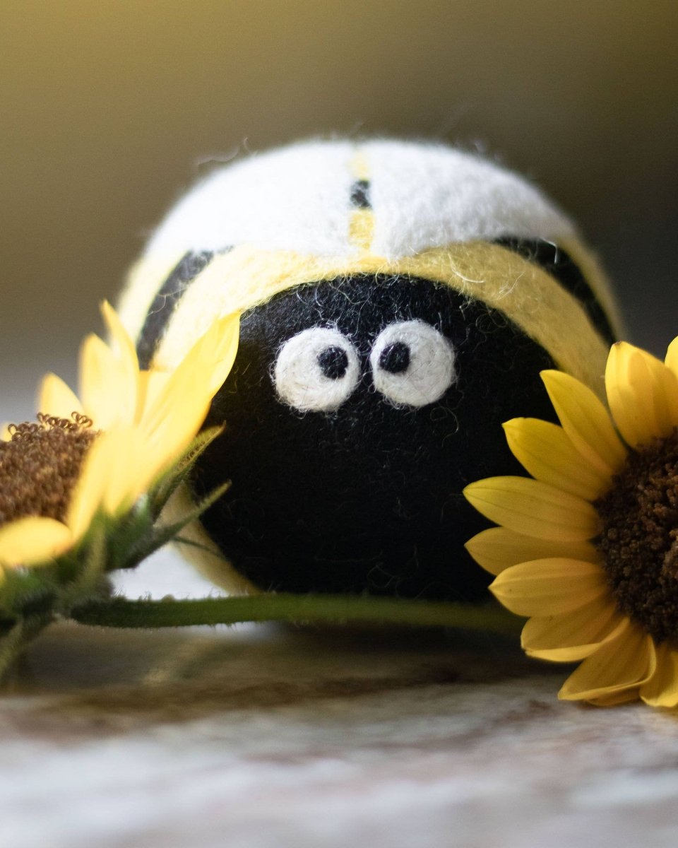 Lavender Fields Eco Wool Dryer Balls - BEE - Pages & Parcels
