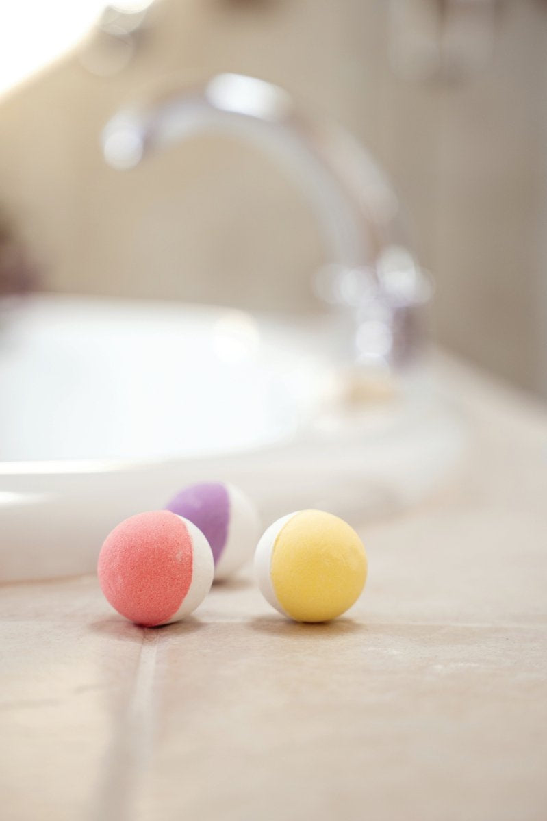 A set of Lemon Lavender In a Fizzy mini bath bombs