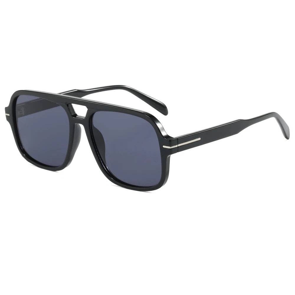 Oversized aviator sunglasses with a soft-cloth case